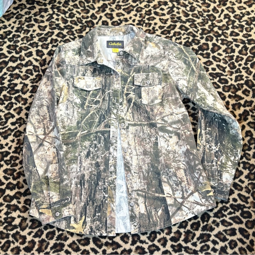 Cabela's Zonz woodlands Camouflage button up shirt